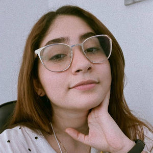 Meet your Posher, Amira